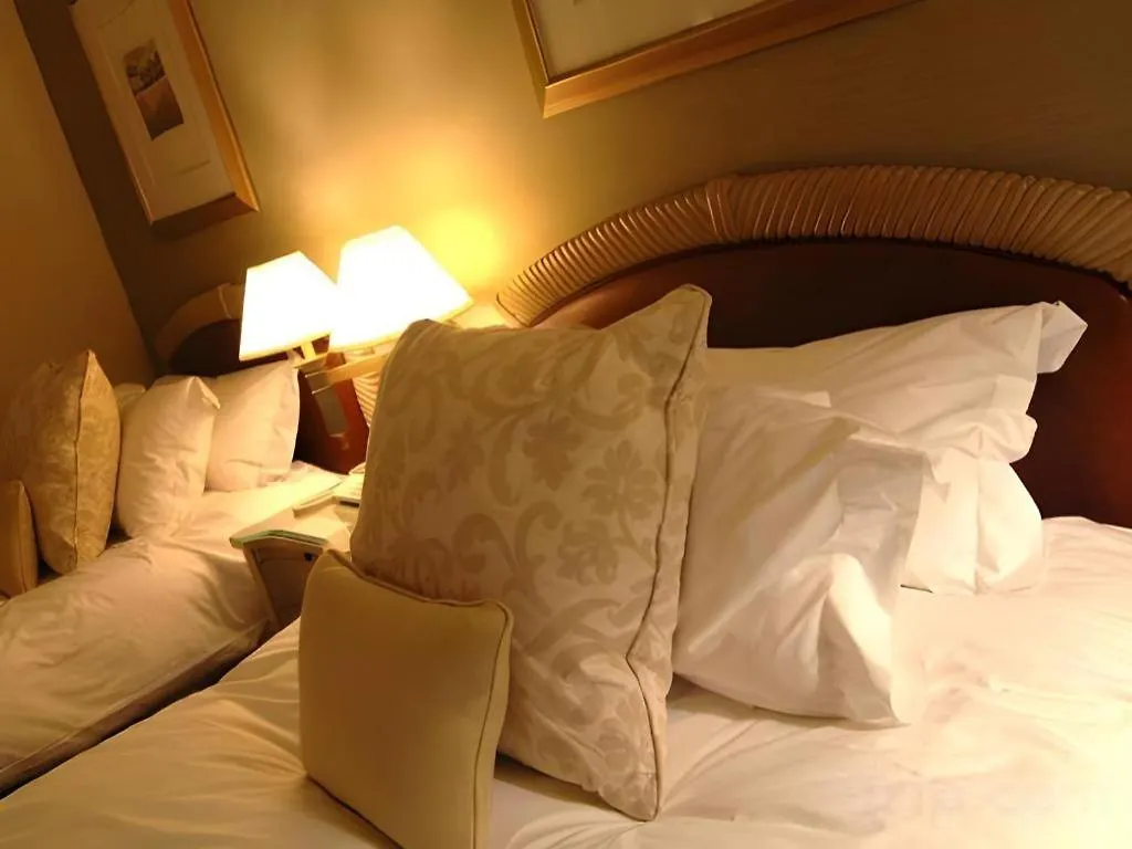 Yokohama Royal Park Hotel