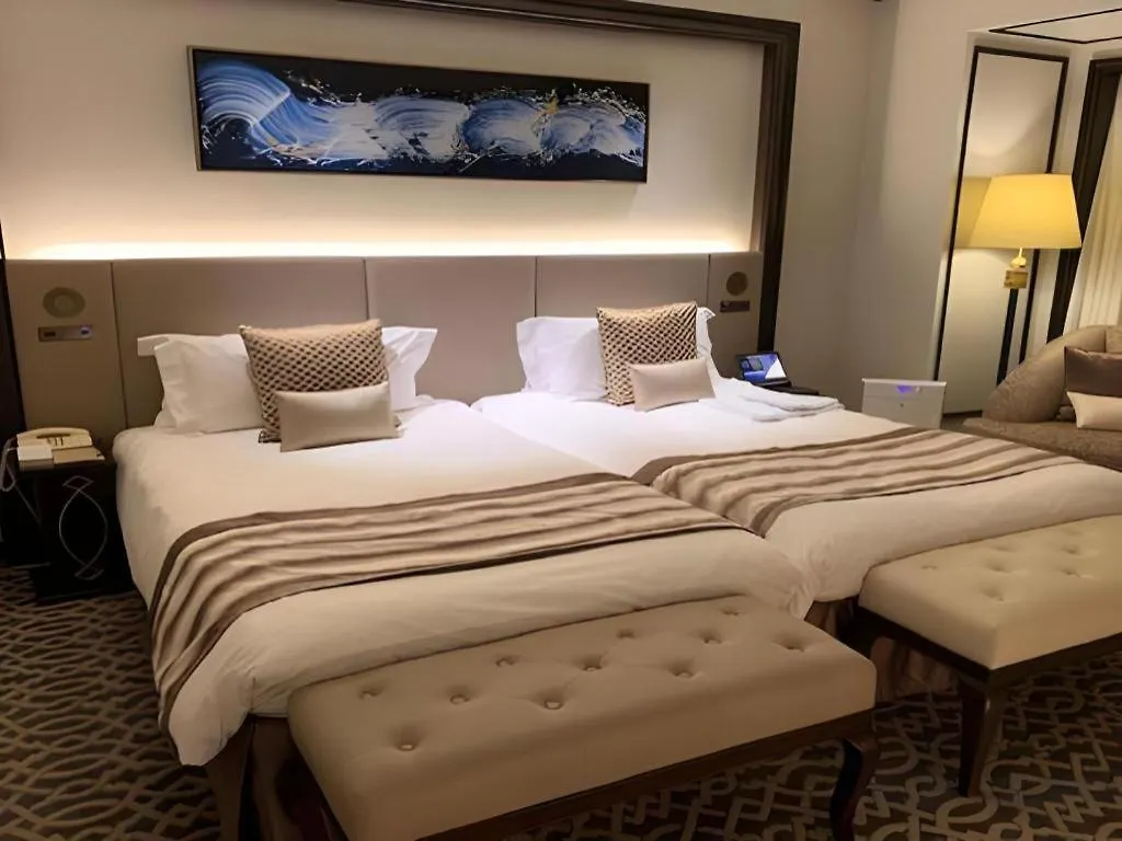 Yokohama Royal Park Hotel  Jokohama